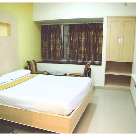 Sri Srinivasa Residency Hotel Kadapa Ngoại thất bức ảnh