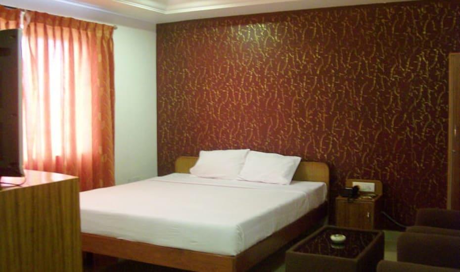 Sri Srinivasa Residency Hotel Kadapa Ngoại thất bức ảnh
