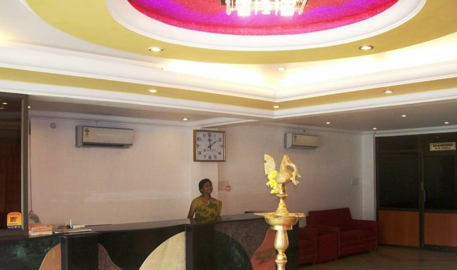 Sri Srinivasa Residency Hotel Kadapa Ngoại thất bức ảnh